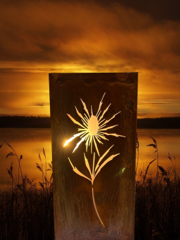 Stele LISA Distel beleuchtet Solar Akku Metall Patina